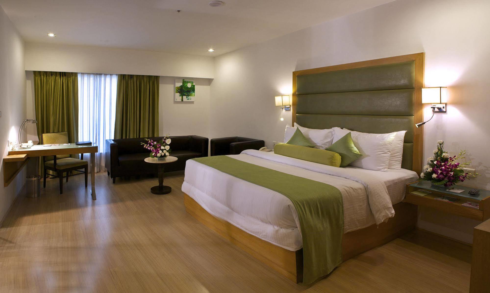 Peerless Hotel Hyderabad Exterior foto